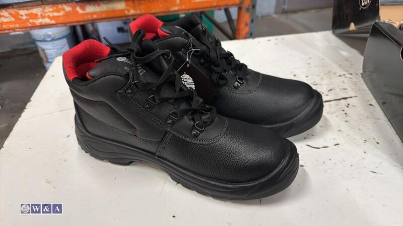 V12 steel toe workboots (size 12) (unused)