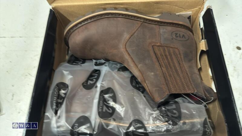 V12 steel toe workboots (size 11) (unused)