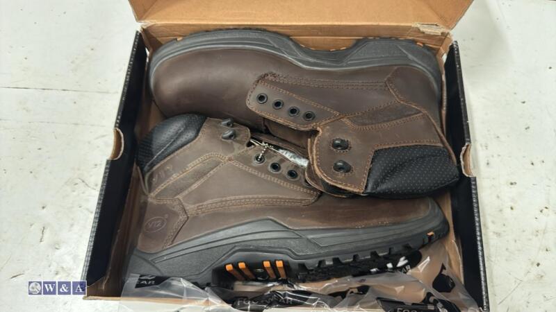 V12 steel toe workboots (size 8) (unused)