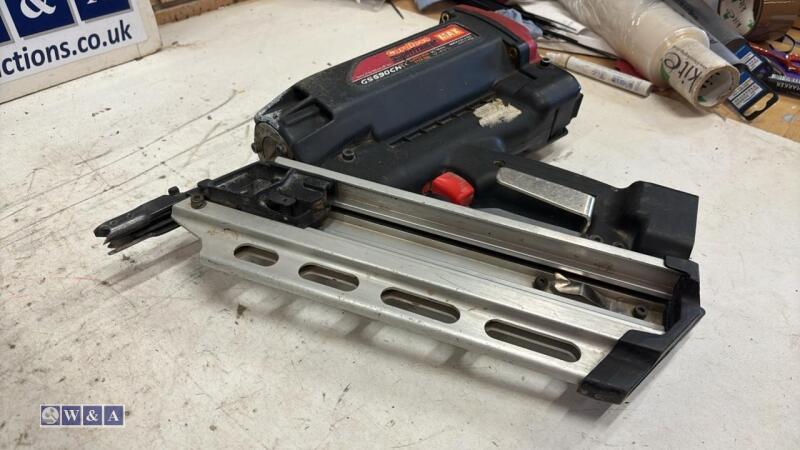 MAX GS690CH cordless nail gun c/w case