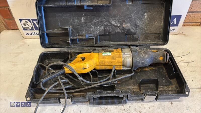 DEWALT reciprocating saw c/w case