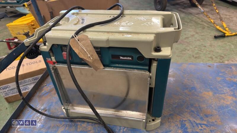 MAKITA 110v planer