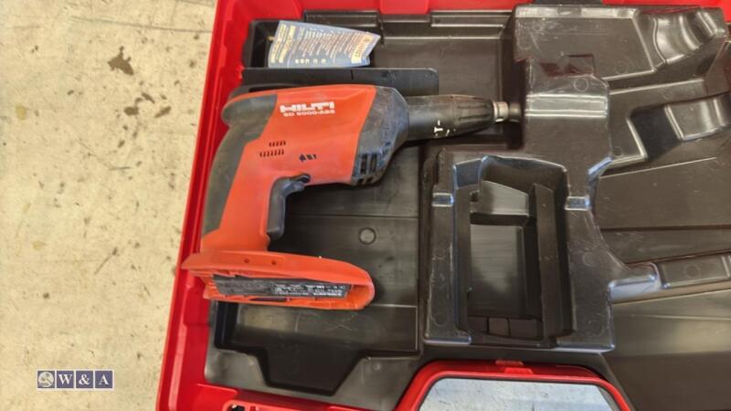 HILTI SD5000-A22 dry wall screwdriver c/w case