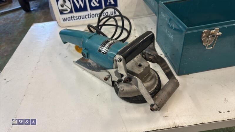 MAKITA PC1100 110v concrete grinder c/w case