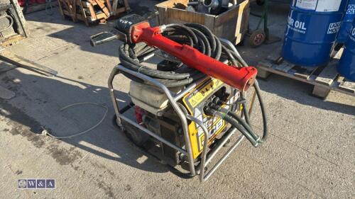 JCB BEAVER hydraulic power pack c/w hoses & breaker