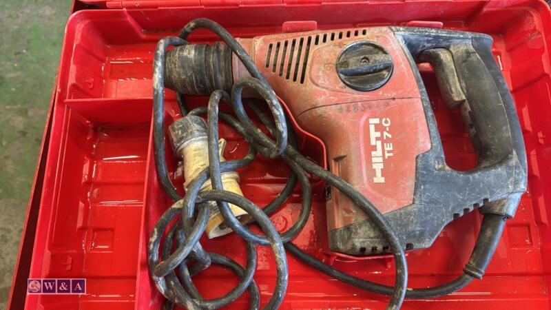 HILTI TE7-C 110v breaker c/w case