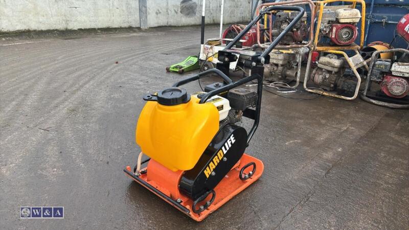 HARD LIFE PB15 20'' 85kg compaction plate c/w water tank