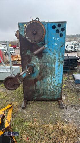 Blue cabinet c/w hydraulic motor