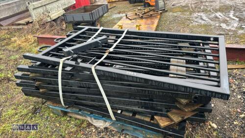 7 x metal gates (approximately 1.75m x 900cm)