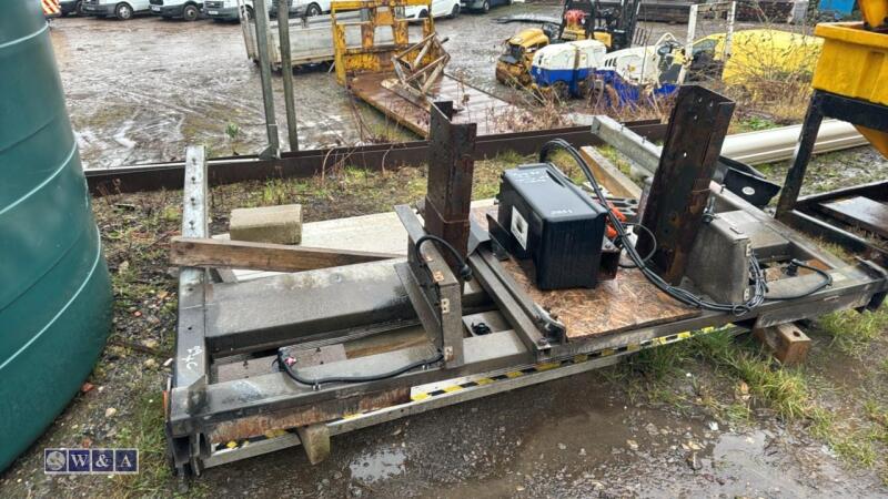 D HOLLANDIA 1t tail lift (removed from 68 reg Iveco 70C luton box van)