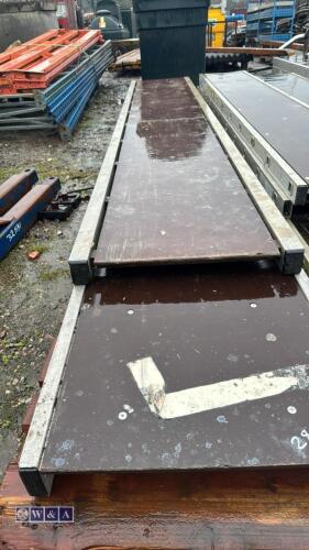 2 x scaffold walk boards