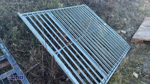 Galvanised dog run (unused)