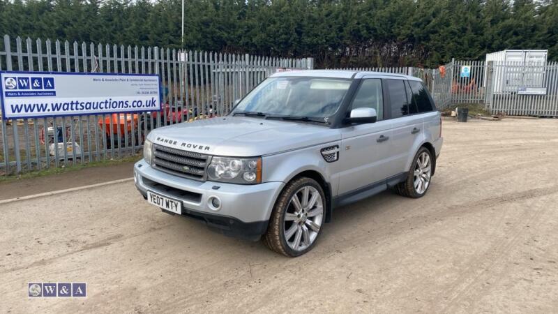 2007 LAND ROVER RANGE ROVER SP HSE TDV6 A diesel estate car (YE07 WTY)(V5 & black tray/damaged spare key in office)