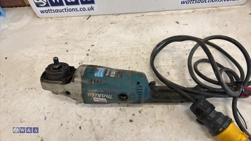 MAKITA GA9020 110v angle grinder (3399446)