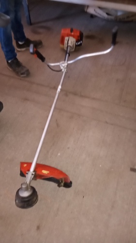 STIHL FS120 petrol strimmer