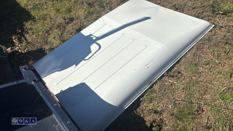 Roof to suit Land Rover