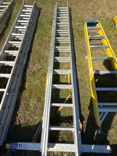 Aluminium triple extension ladder