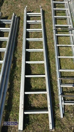 Aluminium double extension ladder