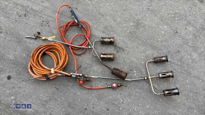 Quantity of gas torches