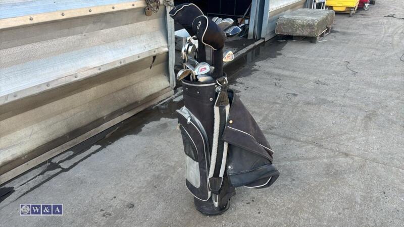 Quantity of golf clubs c/w bag