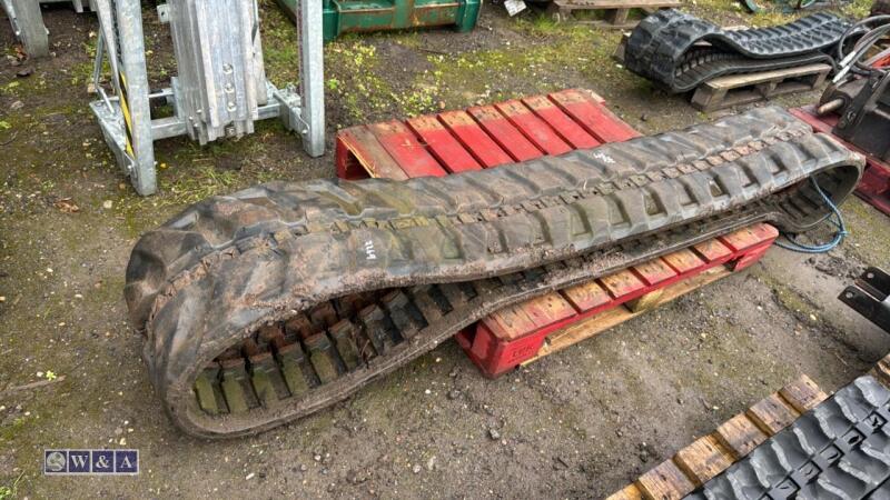 Excavator rubber track (400 x 72.5 x 74)