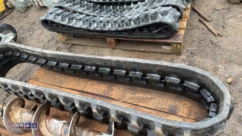 Excavator rubber track (230 x 96 x 35)