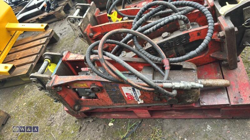 Hydraulic machine breaker c/w lines (30mm pins) (3110167)