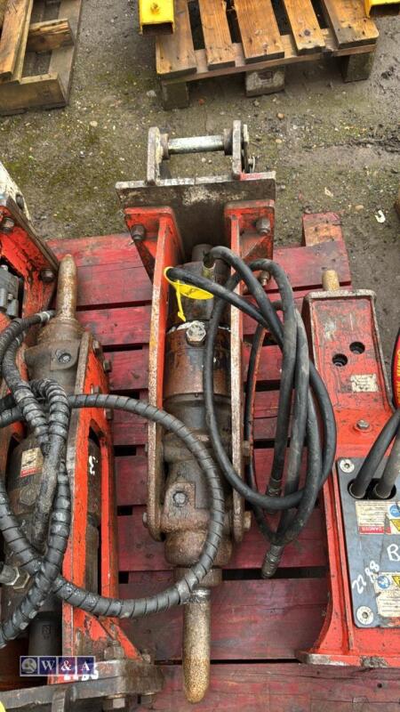 Hydraulic machine breaker c/w lines (30mm pins) (3242158)