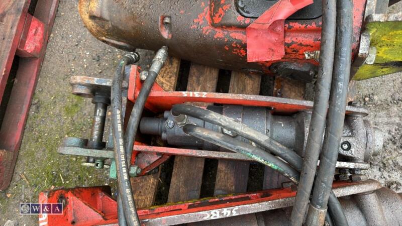 Hydraulic machine breaker c/w lines (30mm pins) (3308264)