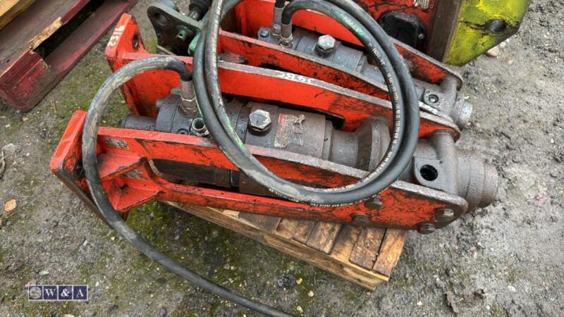 Hydraulic machine breaker c/w lines (3380329)