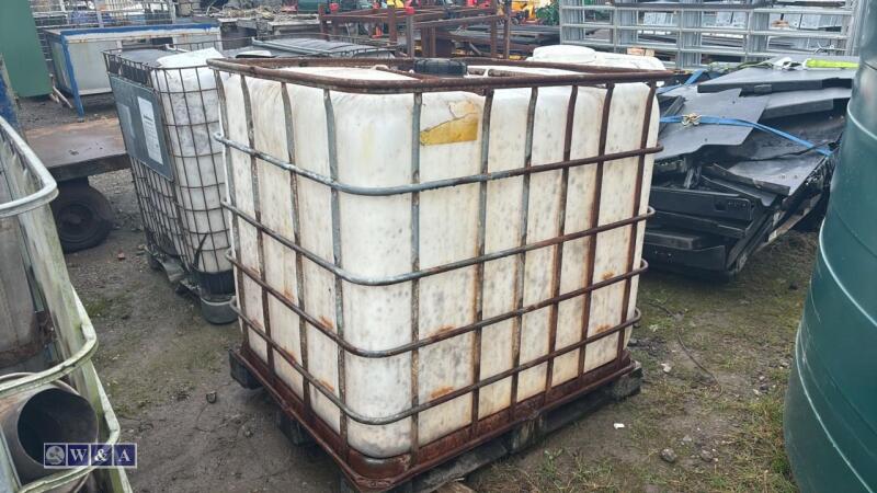 1000ltr IBC tank in cage