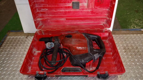 HILTI TE-80 110v breaker c/w case