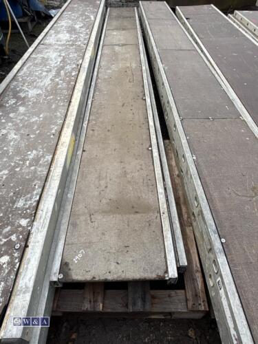 2 x scaffold walk boards