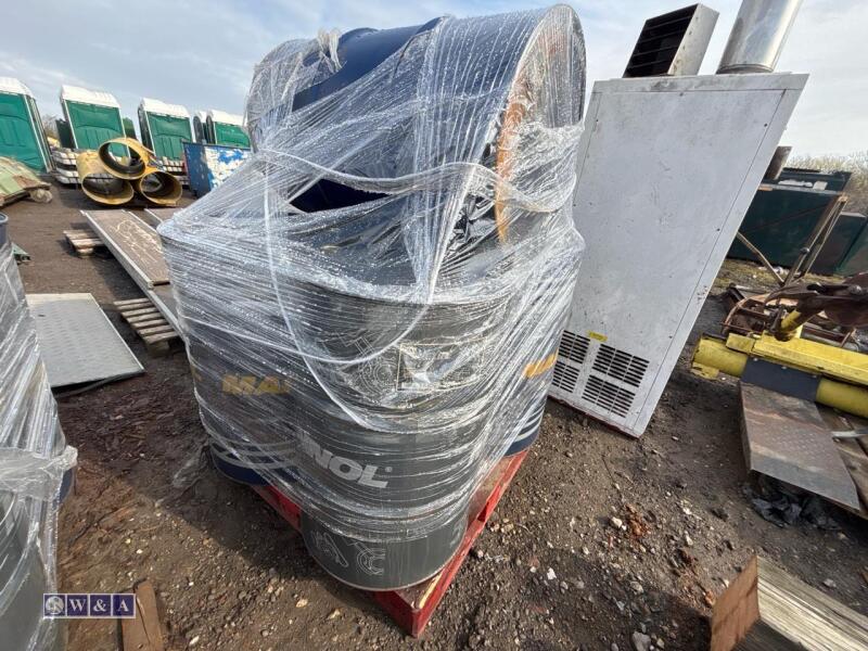 5 x empty metal oil drums (208ltr)