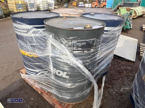 4 x empty metal oil drums (208ltr)