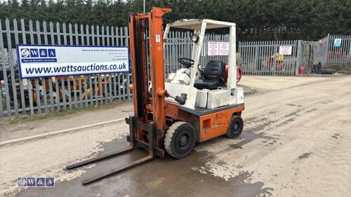 NISSAN A15U 1.5t gas forklift truck (s/n E002635) with duplex mast