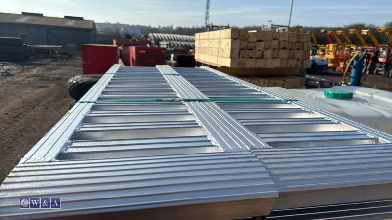 Set of aluminium trailer ramps (approx 1800 x 349 x 82)