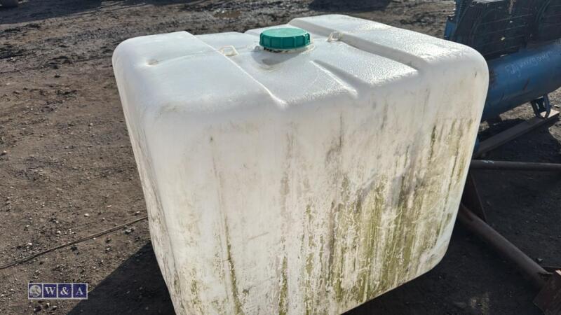 IBC tank c/w lid (no frame)