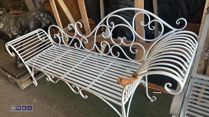 Ornate iron chaise lounge (white)