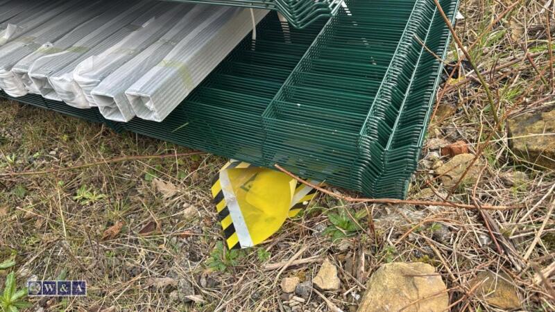 V mesh anti climb fencing (approx 20 x panels & 20 x posts)(approx 2.2 x 2.5)(green)