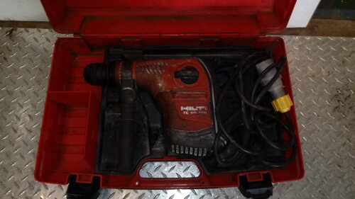 HILTI TE-40 110v breaker c/w case