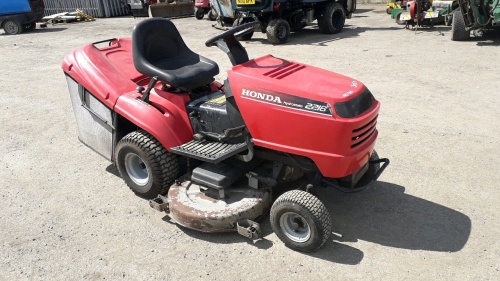 HONDA 2218 HYDRO petrol ride on lawn mower c/w collector (operators manual in office) (s/n 6903150)