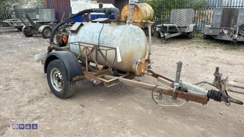 Single axle fast tow vacuum tanker