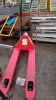 XL 2.5t hydraulic pallet truck - 2