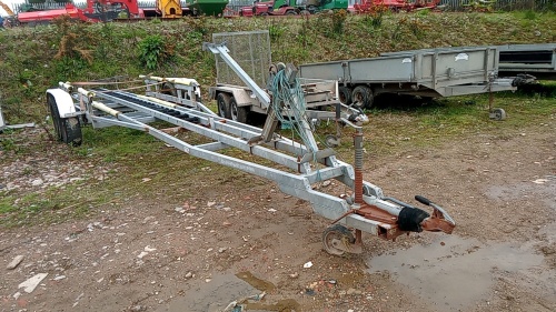 4 wheeled 30ft boat trailer & winch (plated to 2800kg, will carry 26' boat)