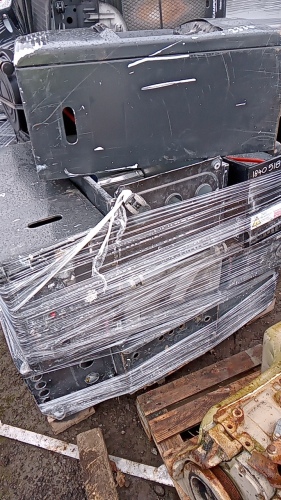 Pallet of gas cabinet heaters