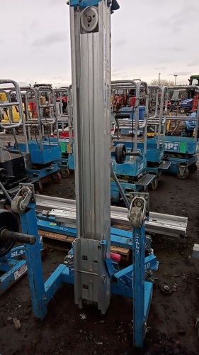 GENIE SLA10 material hoist