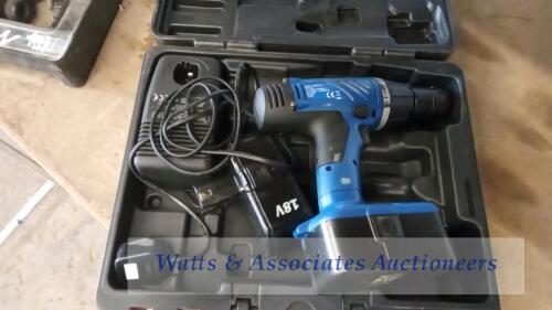 BLUE POINT 18v cordless drill c/w case