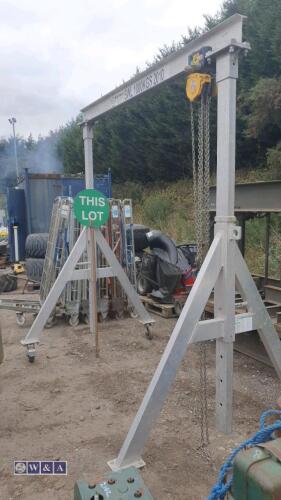 Swl Sign Gantry METREEL SWL 1000kg portable gantry | Day 3 Carlton Timed Sale (Builders ...