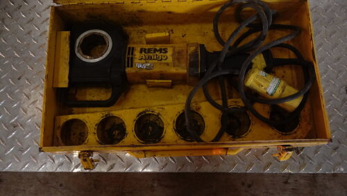 REMS 110v pipe threader c/w case